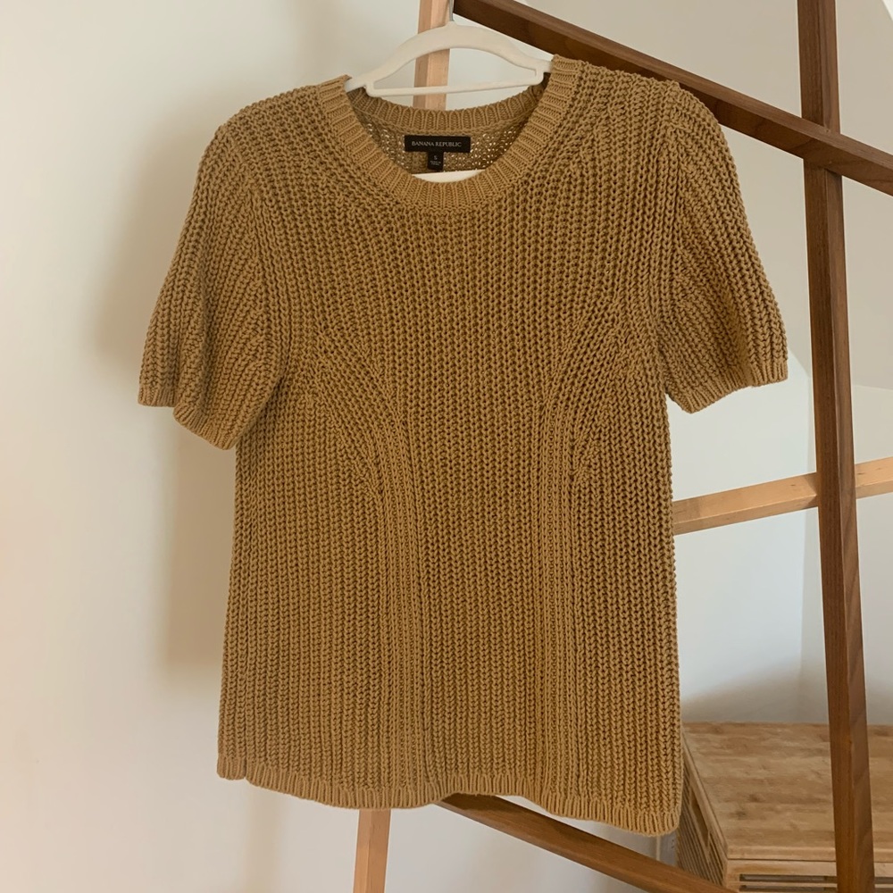Light brown knit Banana Republic knit top size Small